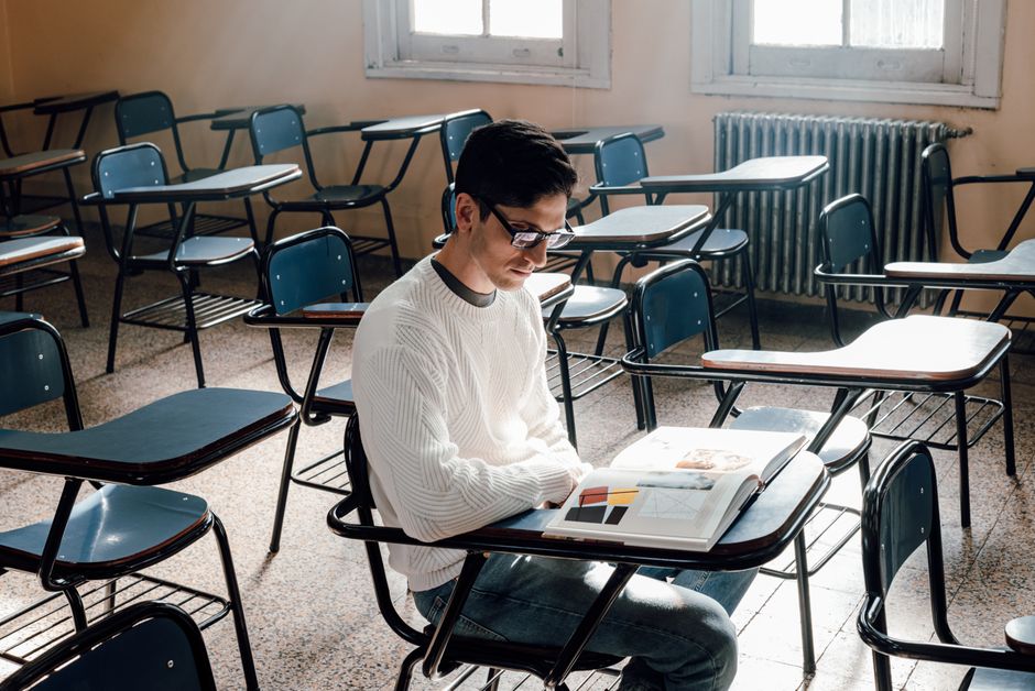 周末图书馆的自习室与教育的另一种可能**